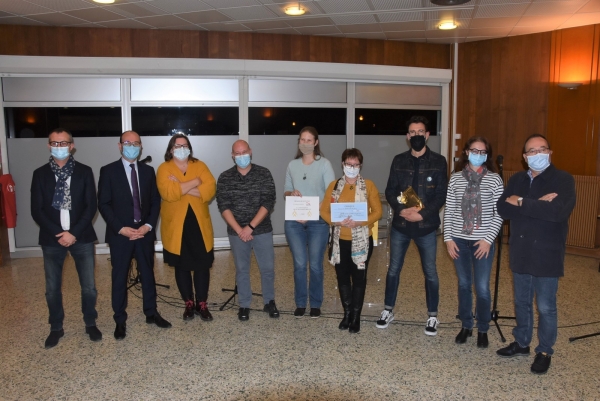 Cérémonie de remise de chèque réussie par les Associations de commerçants de Chalon-sur-Saône et de Givry à l’occasion de l'opération "Septembre est en Or"