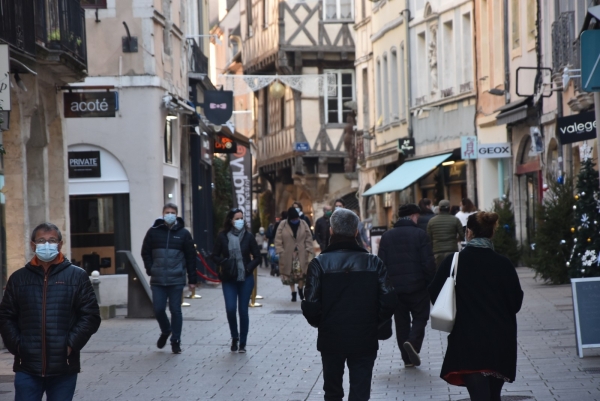 A l’occasion de la réouverture des commerces, les chalonnais se réapproprient les rues piétonnes