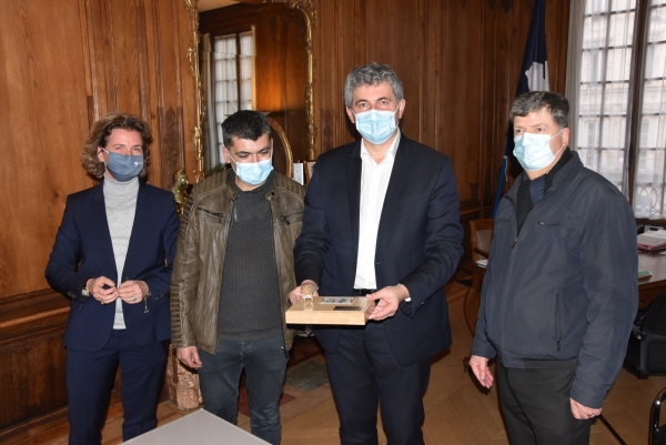 Mettre une cathédrale sur une bague encore fallait-il pouvoir le faire !