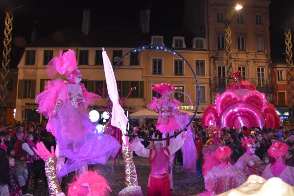 Rondo final réussi du défilé nocturne d’ouverture du 100ème Carnaval