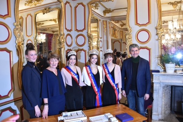 Le bijoutier Swarovski pare les Reines du Carnaval