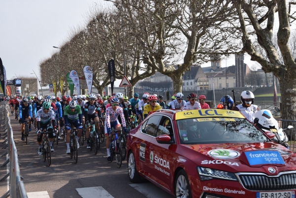 Grâce à info-chalon, revivez le départ de la 4ème étape du Paris-Nice édition 2021