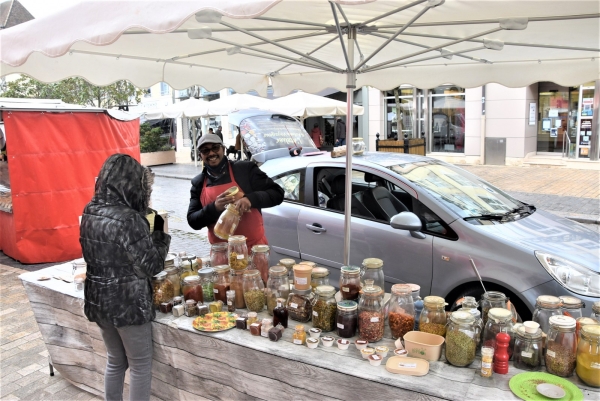 Avec Fahrane, les meilleurs épices sont de retour à Chalon-sur-Saône, sur le marché du mercredi !