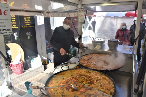 Marché du dimanche de Chalon-sur-Saône : La paëlla et le couscous du « Milou » sont de retour !