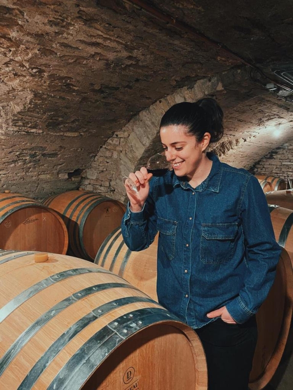 Nouveau à Chalon-sur-Saône : Dégustation de vins à domicile avec Alice Raquillet, la caviste qui se déplace chez vous !