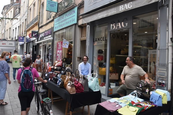 La braderie s'est installée dans les rues de Chalon-sur-Saône (1)