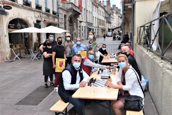 Lancement des Festivités Médiévales rue aux Fèvres à Chalon-sur-Saône par l’Association ‘Cœur de Ville’