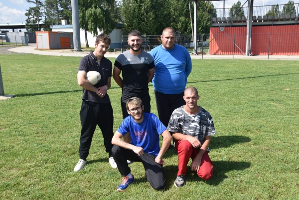 Grâce au RTC (Rugby Tango Chalonnais) de nombreuses personnes de l’ESAT (Etablissement et Service d’Aide par le Travail) découvre le ‘Touche Rugby’