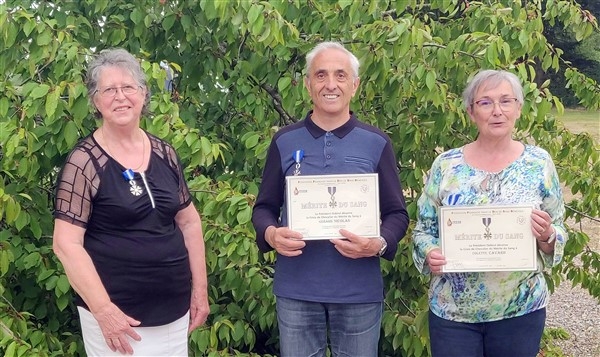 Colette Cavard et Gérard Nicolas ont été faits chevaliers du mérite du sang