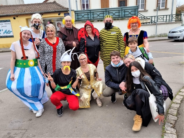 La tradition du carnaval respectée par Anaïs, la coiffeuse de Saint-Jean-des-Vignes