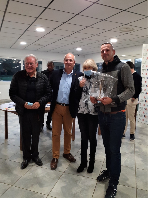 GOLF  : Des Chalonnais à la finale du 9e Trophée du Crémant de Bourgogne 