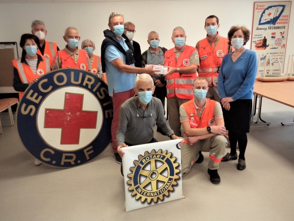 Coronavirus :  Le Rotary Chalon Saint-Vincent offre un millier de masques à la Croix Rouge 