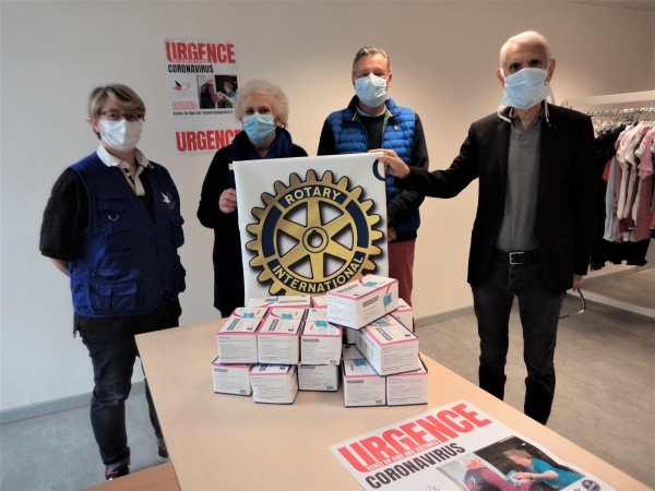 Covid-19 Le Rotary Chalon Saint-Vincent offre 800 masques au Secours Populaire   