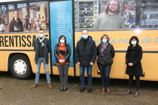 Le bus de l’Apprentissage de passage au collège Louis Aragon