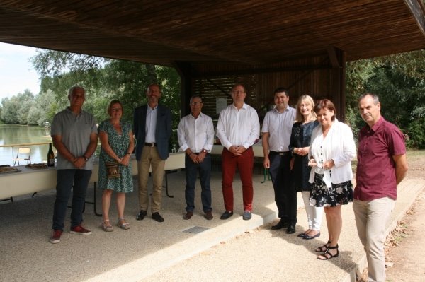 La Commission Nationale du Label « Ville 4 Fleurs » en visite triennale sur Châtenoy-le-Royal.