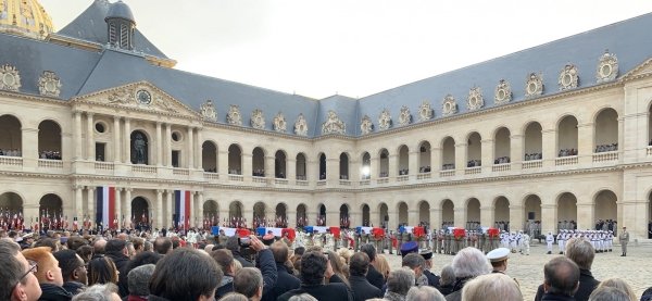 Hommage aux 13 militaires morts au Mali