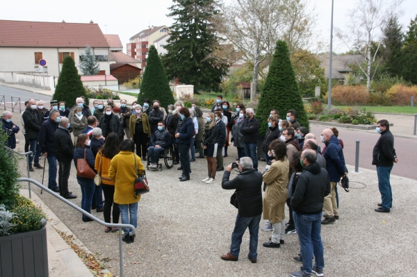 Les Châtenoyens ont observés une minute de silence en mémoire de Samuel Paty