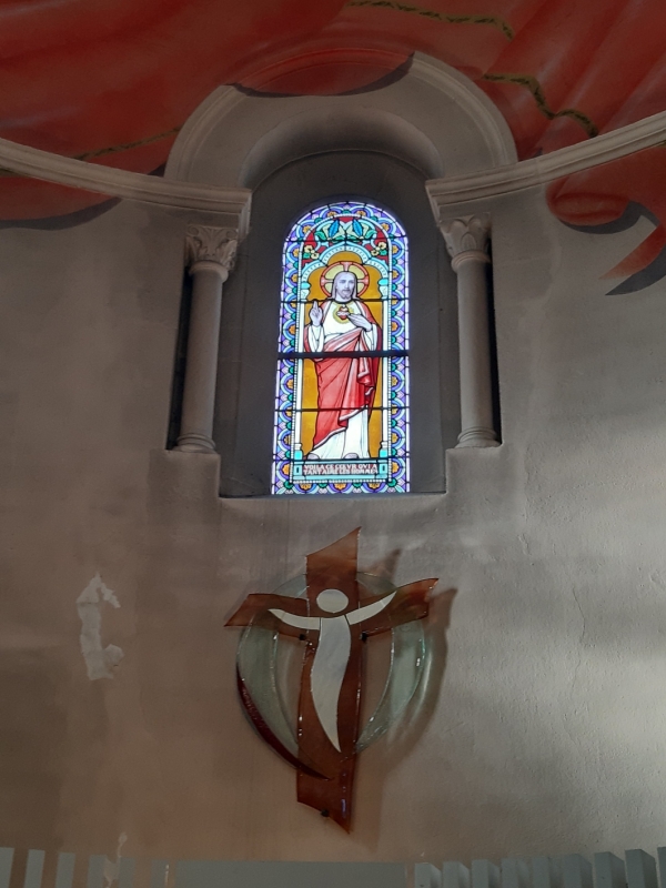 L’église St Martin de Châtenoy-le-Royal se dote d’une Croix dans le choeur