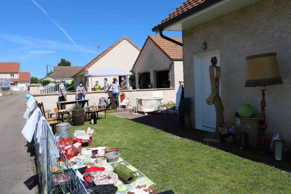 Un  ̏ débal’ maisons˝ original plutôt réussi pour une première à Crissey.