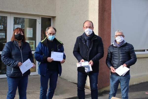 Masque obligatoire dans les écoles, la mairie de Châtenoy-le-Royal apporte sa contribution.