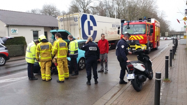 Collision entre une voiture et un scooter à Chatenoy-le-Royal.