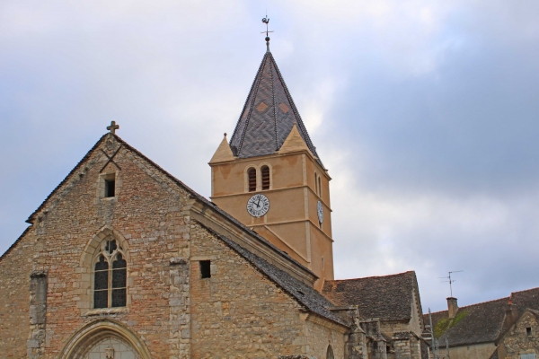 Fontaines : Restauration de l’église Saint Just , un édifice du XIIIème siècle.