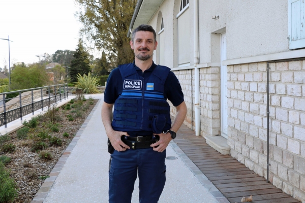 Châtenoy-le-Royal de nouveau 3 policiers municipaux au service de la commune.