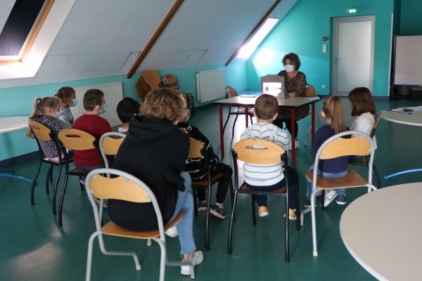 Théâtre d’ombres et modelage à la main à l’escale de Saint Rémy