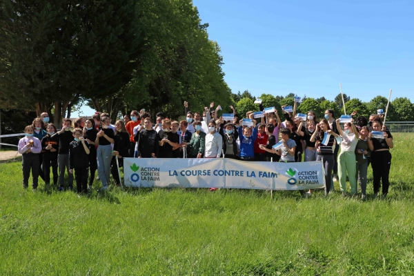Le collège Pasteur de Saint Rémy a participé à la course pour lutter contre la faim.