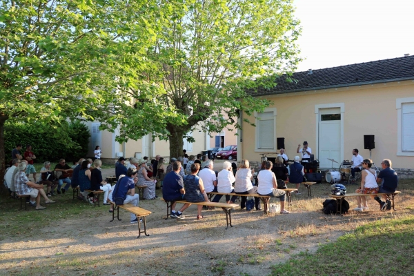 Ambiance guinguette aux Rotondes, il ne manquait plus que le bord de l’eau.