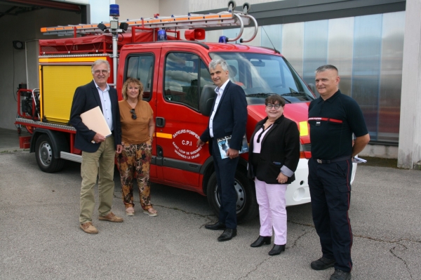 Le Président Accary en visite au Centre de Secours de Varennes le Grand