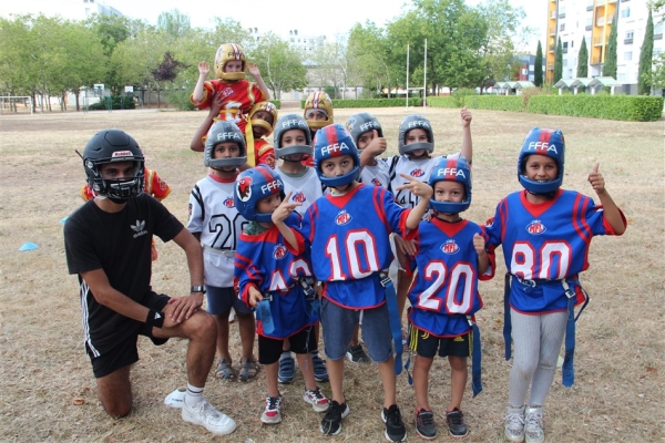 Les enfants des Près Saint-Jean prêts pour un touchdown avec les Centurions