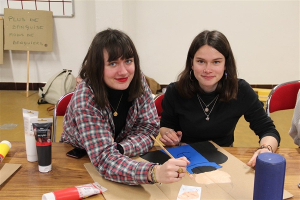 ACTE organisait ce mercredi un atelier pancartes à la salle municipale de la Citadelle