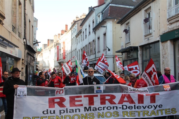 9ème manifestation contre la réforme des retraites dans les rues de Chalon-sur-Saône