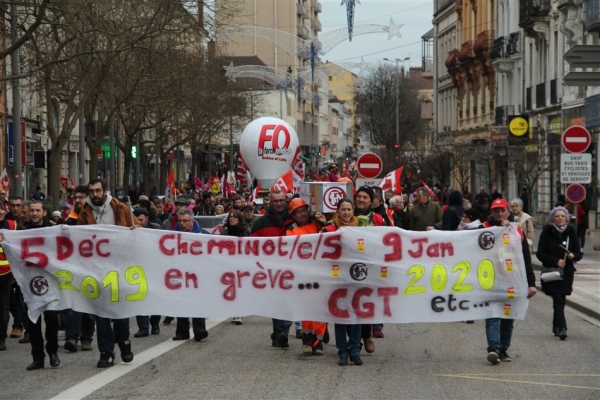 Grève contre la réforme des retraites : plus de 3000 manifestants à Chalon-sur-Saône selon les syndicats