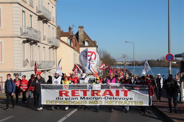 2000 manifestants ce jeudi à Chalon-sur-Saône contre la réforme des retraites, selon les syndicats
