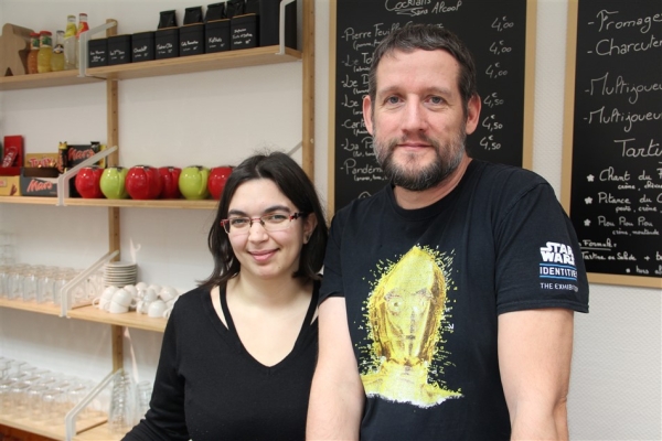 Bienvenue à Place des Meeples, le premier café-jeux de société à Chalon-sur-Saône