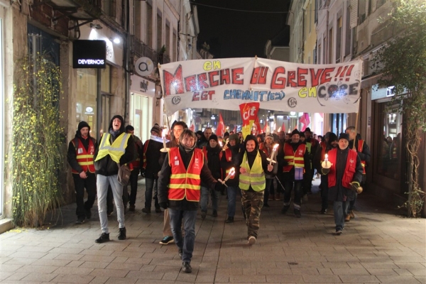 A Chalon sur Saône, retour en images sur la retraite aux flambeaux de jeudi 