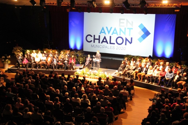 MUNICIPALES - «En Avant Chalon» termine sa tournée des quartiers en grande pompe à la Salle Marcel Sembat