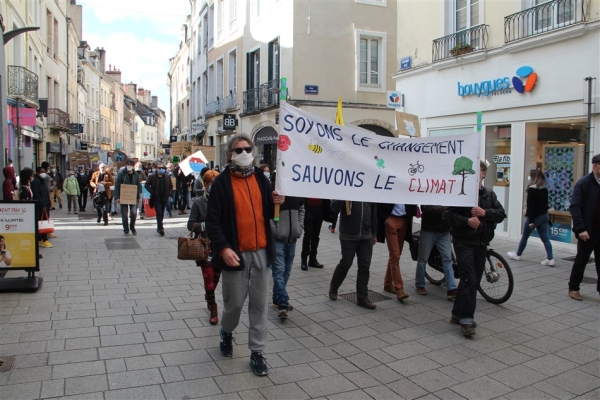 250 personnes à la Marche pour le climat ce samedi à Chalon-sur-Saône