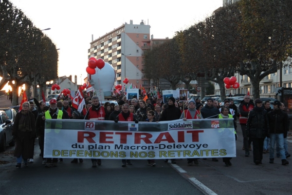 Ils étaient 3100 à battre le pavé ce mardi à Chalon-sur-Saône contre la réforme des retraites