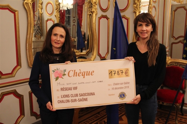 Remise de chèque du Lions Club Saôcouna au Réseau VIF Chalonnais 