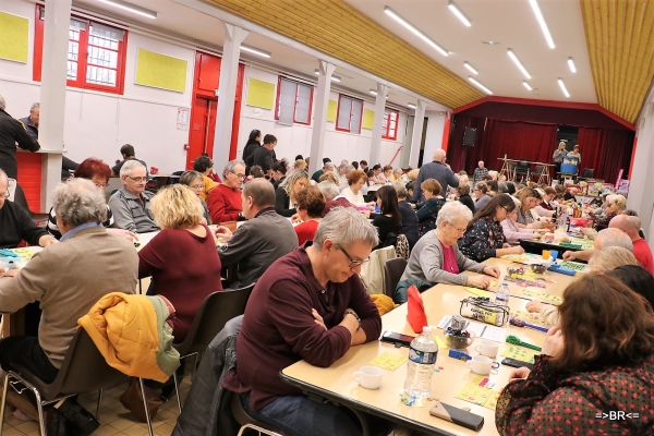 Une salle des fêtes bien remplie lors du loto de l'Amicale des Charreaux