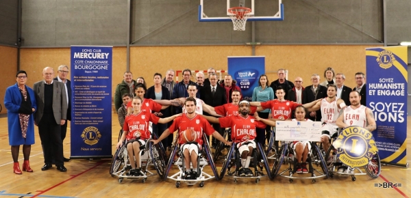 C'était Noël avant l'heure pour l'équipe basket fauteuil de l'Élan Chalon