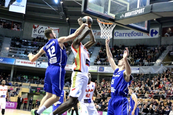 FIBA EUROPE CUP 2e T - 1ere J. - ÉLAN CHALON 101 - BC MURES 65 : Axel Bouteille met le feu!