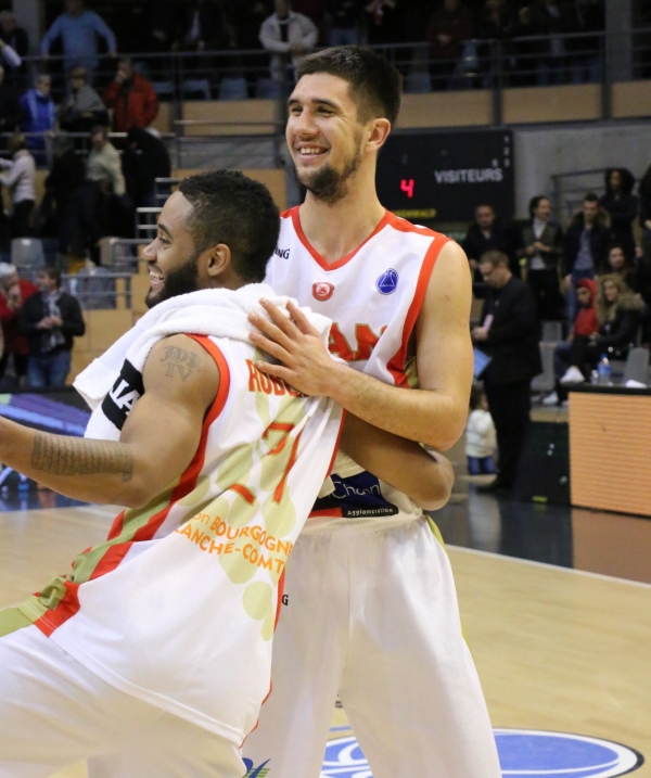 Axel Bouteille totalise 30 points face au BC Mures
