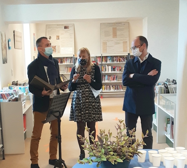 « Quand l’ancien côtoie le contemporain”, une exposition qui retrace 139 ans d'histoire de la bibliothèque givrotine
