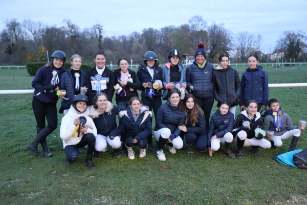 Une équipe d'équitation recherche des sponsors pour sa participation aux championnats de France 