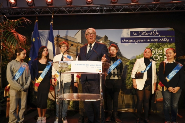 VOEUX 2023 - Après 3 ans de contexte sanitaire, François Sauvadet a renoué avec succès avec les traditionnels voeux en Côte d'Or 