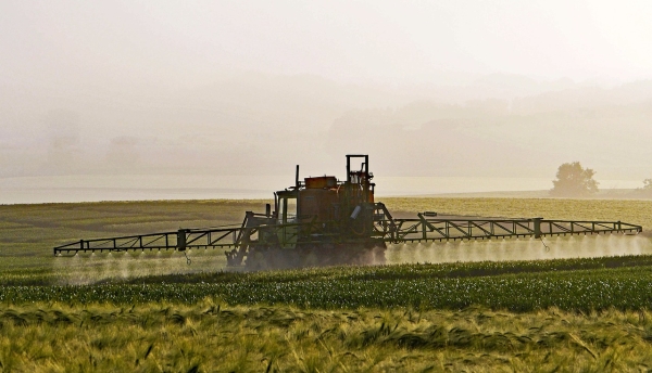 "Pesticides dans l'eau et dans les airs : passer à une agriculture respectueuse des producteurs, des consommateurs et de l'environnement, c'est possible !"